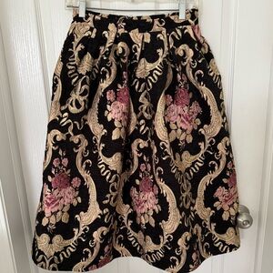 Brocade skirt with lining